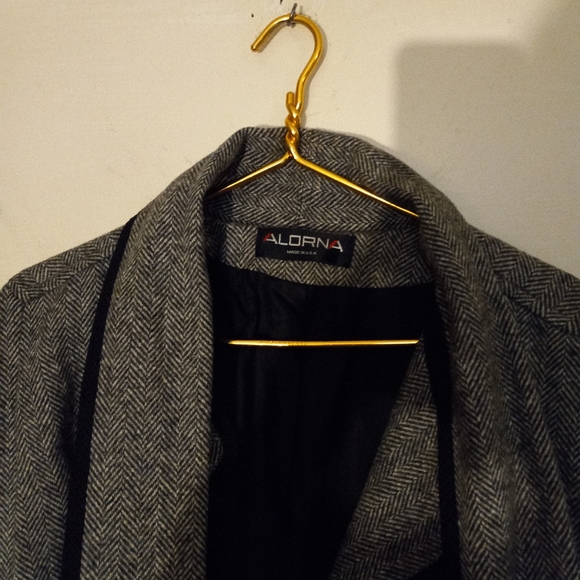 Vintage wool cape/coat - Picture 2 of 2